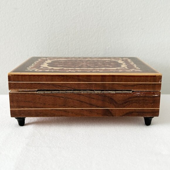 Vintage Inlay Wooden Music Box LADOR Swiss Musical Movement Switzerland Works - Picture 7 of 9